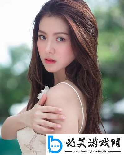 游泳馆里的两个教练孟月月堪称游泳馆双雄，网友：这种组合简直无敌！